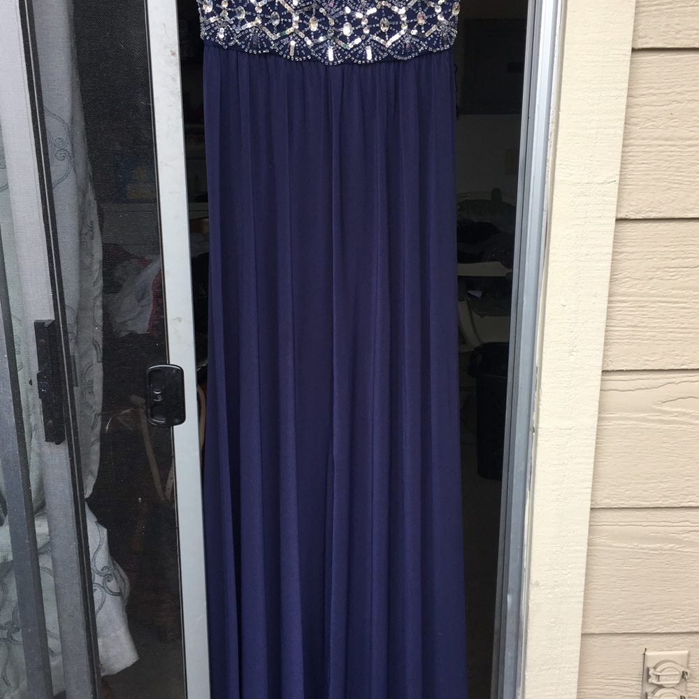 Dress - Picture 4 of 5